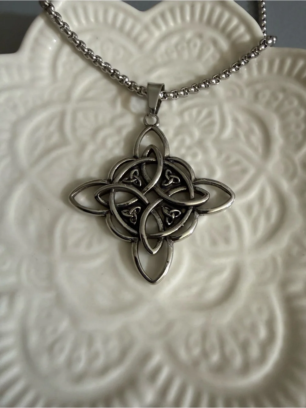 Witch Knot Necklace Viking Celtic Eternal Knot Pendant Men Women Stainless Steel